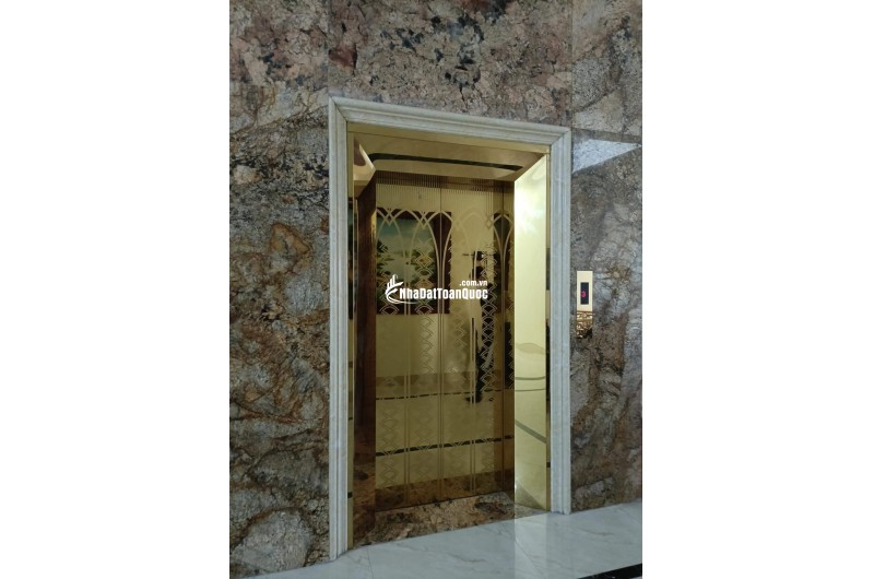 Cho thuê nhà mới, căn góc, Tôn Đức Thắng, thang máy; vỉa hè 104m2* 5T- 31 Tr